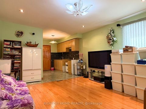 Photo 17 at 785 Lansdowne Avenue, Junction, Toronto