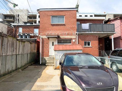 Photo 21 at 785 Lansdowne Avenue, Junction, Toronto