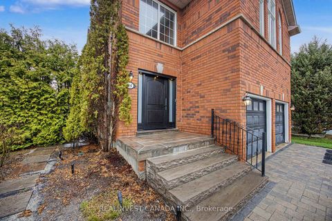 Photo 2 at 84 Worthington Avenue, Oak Ridges Lake Wilcox, Richmond Hill