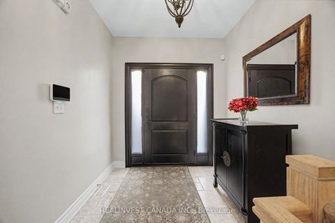 Photo 3 at 84 Worthington Avenue, Oak Ridges Lake Wilcox, Richmond Hill