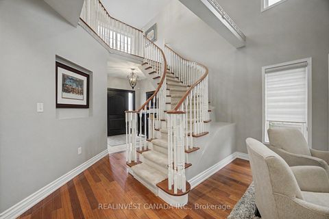 Photo 4 at 84 Worthington Avenue, Oak Ridges Lake Wilcox, Richmond Hill