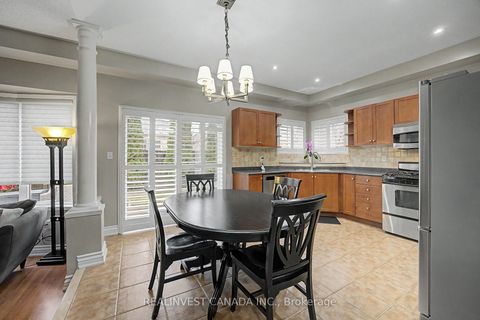 Photo 9 at 84 Worthington Avenue, Oak Ridges Lake Wilcox, Richmond Hill