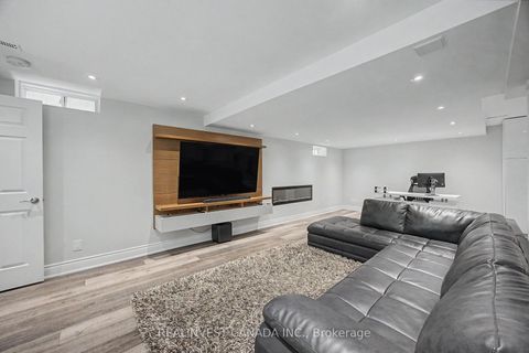 Photo 27 at 84 Worthington Avenue, Oak Ridges Lake Wilcox, Richmond Hill
