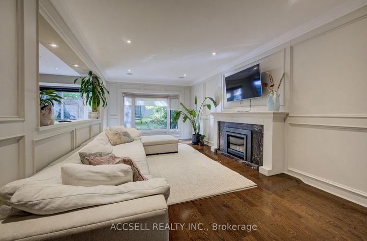 Photo 7 at 600 Highvalley Road, Ancaster, Hamilton