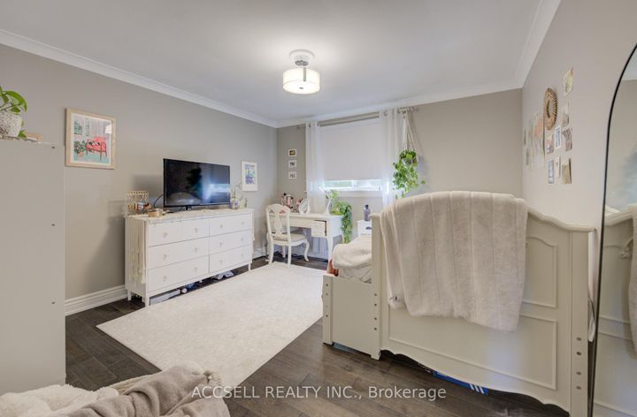 Photo 11 at 600 Highvalley Road, Ancaster, Hamilton