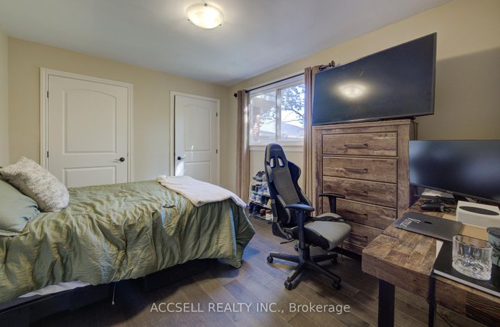 Photo 12 at 600 Highvalley Road, Ancaster, Hamilton