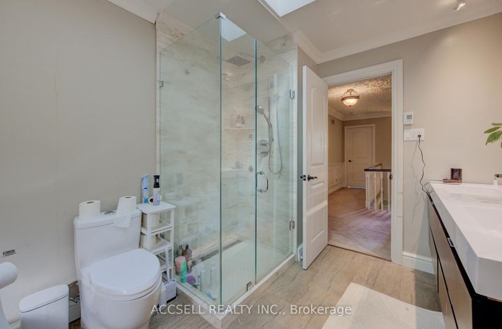 Photo 15 at 600 Highvalley Road, Ancaster, Hamilton