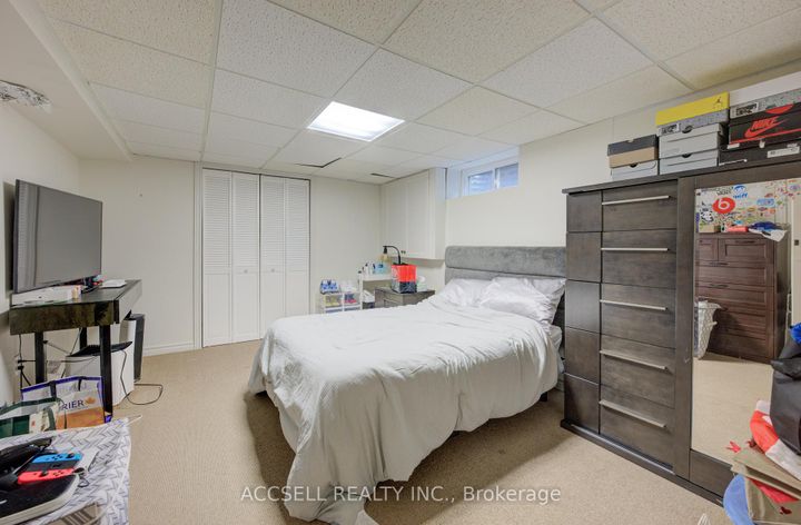 Photo 22 at 600 Highvalley Road, Ancaster, Hamilton