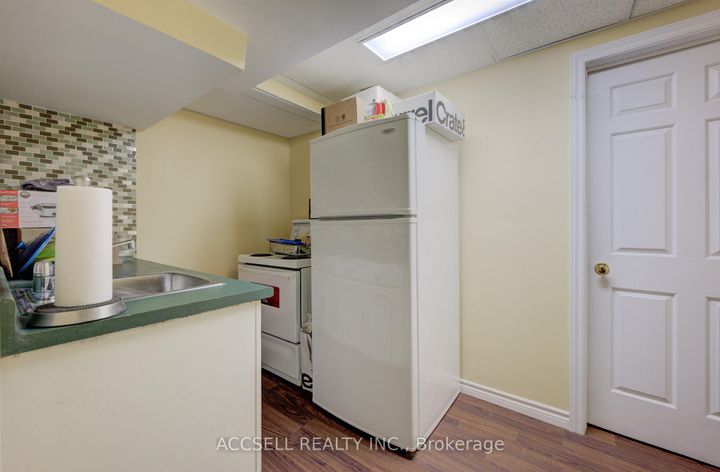 Photo 23 at 600 Highvalley Road, Ancaster, Hamilton