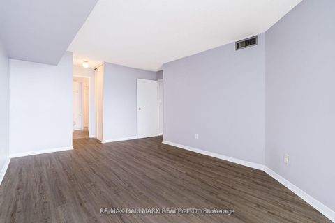 Photo 13 at 707 - 3 Rowntree Road, Jamestown, Toronto