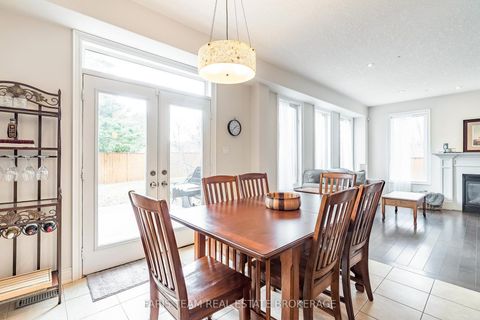 Photo 7 at 33 Auburn Court, Ardagh, Barrie