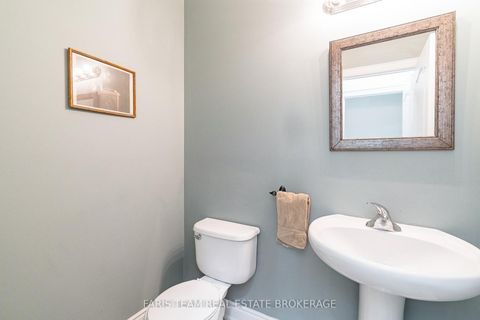 Photo 14 at 33 Auburn Court, Ardagh, Barrie