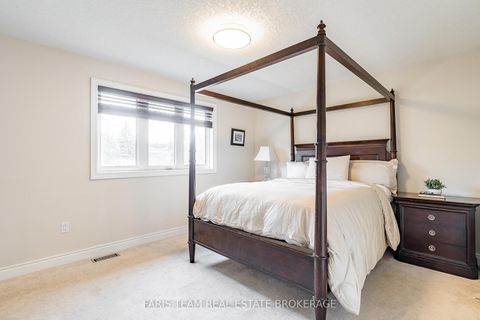 Photo 16 at 33 Auburn Court, Ardagh, Barrie