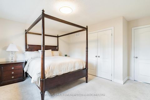 Photo 17 at 33 Auburn Court, Ardagh, Barrie