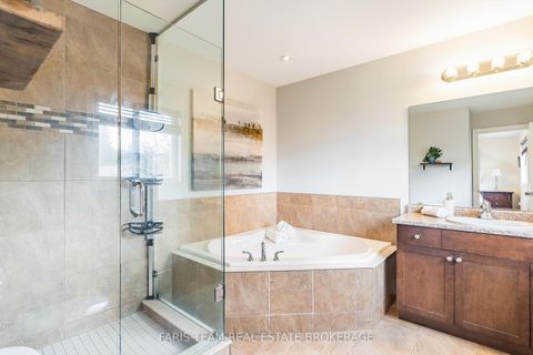 Photo 18 at 33 Auburn Court, Ardagh, Barrie