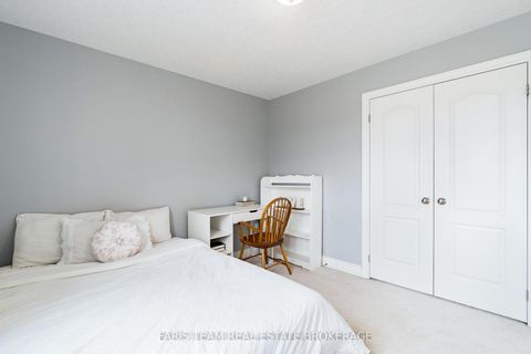 Photo 25 at 33 Auburn Court, Ardagh, Barrie
