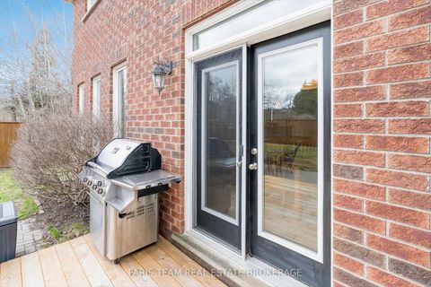 Photo 32 at 33 Auburn Court, Ardagh, Barrie