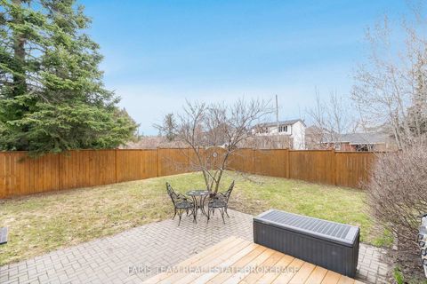 Photo 33 at 33 Auburn Court, Ardagh, Barrie