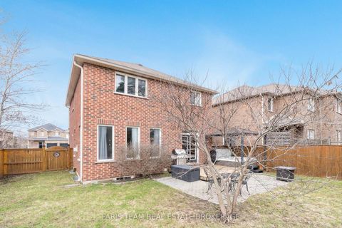 Photo 36 at 33 Auburn Court, Ardagh, Barrie