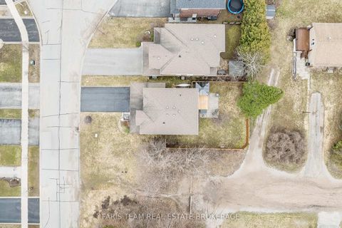 Photo 38 at 33 Auburn Court, Ardagh, Barrie