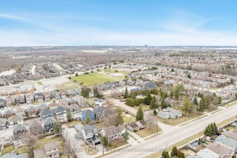 Photo 41 at 33 Auburn Court, Ardagh, Barrie