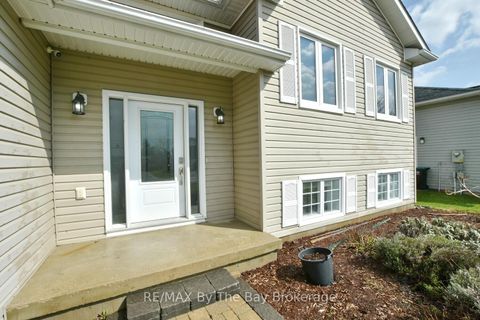 Photo 5 at 215 Montreal Street, Stayner, Clearview