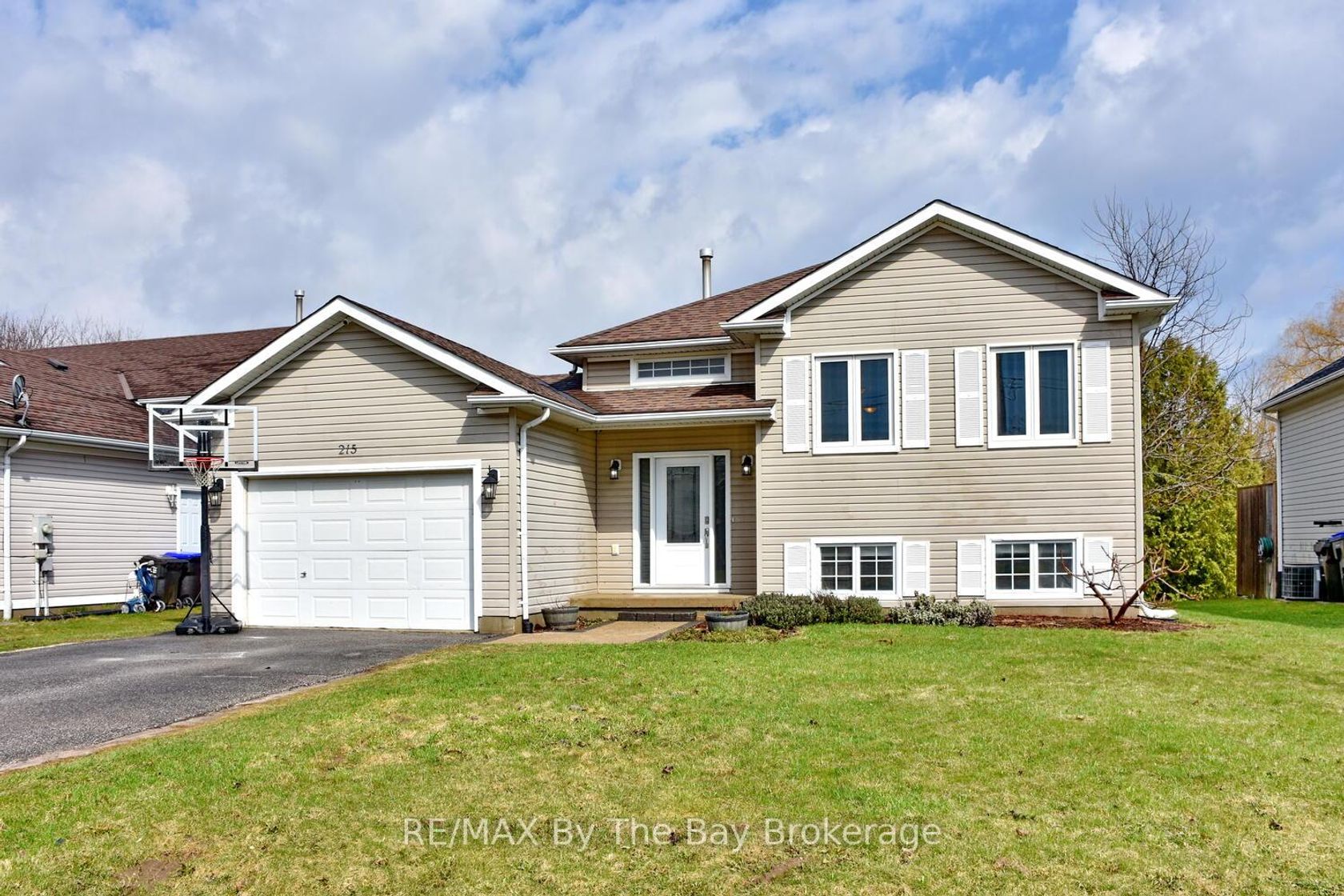 215 Montreal Street, Stayner, Clearview photo number 2