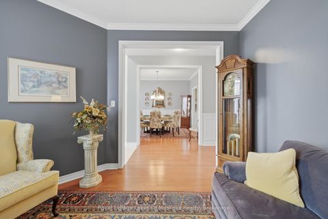 Photo 7 at 76 Succession Crescent, Shore, Barrie