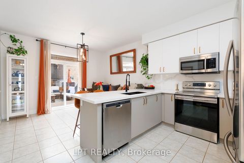 Photo 7 at 16 Bardawill Avenue, Keswick South, Georgina