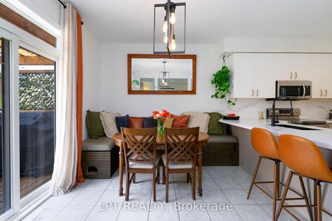 Photo 10 at 16 Bardawill Avenue, Keswick South, Georgina