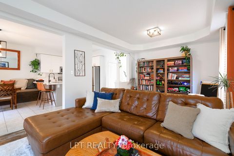 Photo 13 at 16 Bardawill Avenue, Keswick South, Georgina