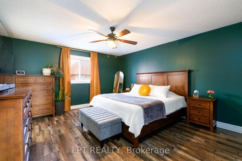 Photo 17 at 16 Bardawill Avenue, Keswick South, Georgina