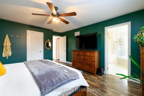 Photo 18 at 16 Bardawill Avenue, Keswick South, Georgina