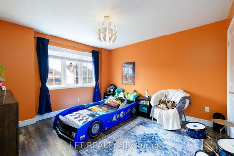 Photo 21 at 16 Bardawill Avenue, Keswick South, Georgina