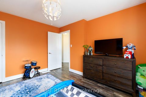 Photo 22 at 16 Bardawill Avenue, Keswick South, Georgina