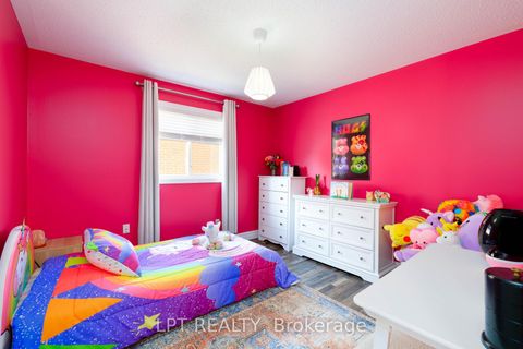 Photo 23 at 16 Bardawill Avenue, Keswick South, Georgina