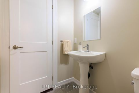 Photo 31 at 16 Bardawill Avenue, Keswick South, Georgina