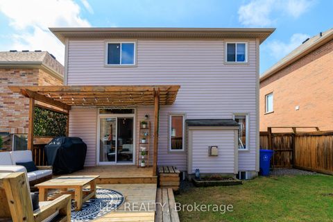 Photo 36 at 16 Bardawill Avenue, Keswick South, Georgina