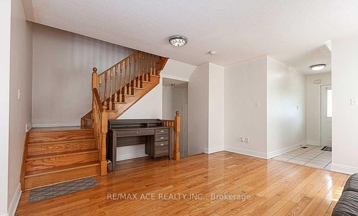 Photo 6 at 36 Mauve Drive, Bram East, Brampton