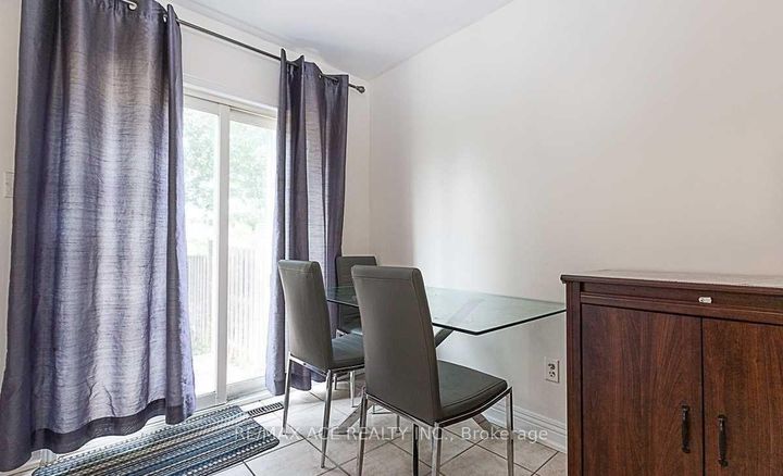 Photo 10 at 36 Mauve Drive, Bram East, Brampton