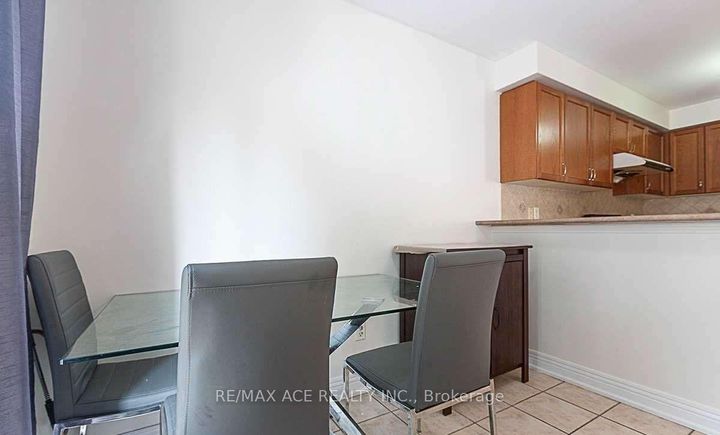 Photo 11 at 36 Mauve Drive, Bram East, Brampton