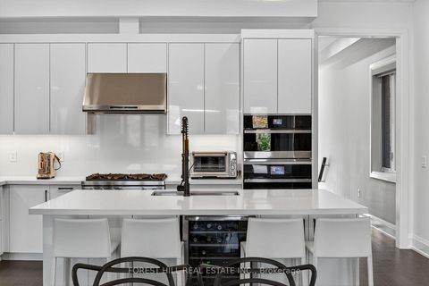 Photo 11 at 107 Hesperus Road, Patterson, Vaughan