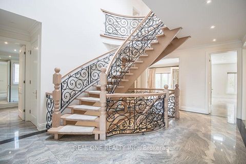 Photo 2 at 50 Yorkminster Road, Windfields, Toronto