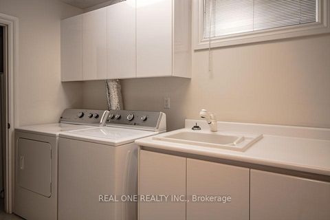 Photo 37 at 50 Yorkminster Road, Windfields, Toronto