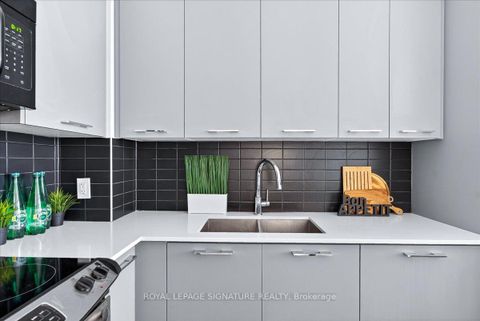 Photo 16 at LPH06 - 9471 Yonge Street, Observatory, Richmond Hill