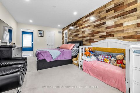 Photo 3 at 255 Torbarrie Road E, CFB, Toronto