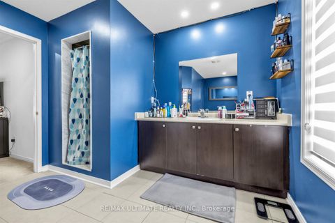 Photo 7 at 255 Torbarrie Road E, CFB, Toronto