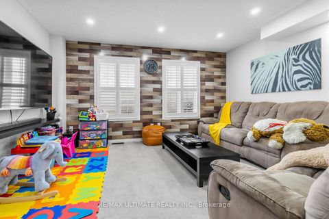 Photo 8 at 255 Torbarrie Road E, CFB, Toronto