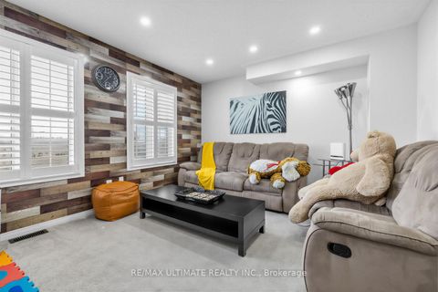 Photo 9 at 255 Torbarrie Road E, CFB, Toronto