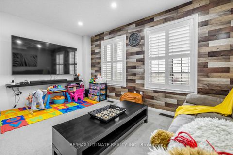 Photo 10 at 255 Torbarrie Road E, CFB, Toronto